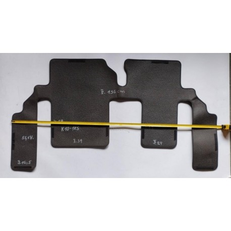 Koberec dle rozměrů š. 16,5/39/136/24cm, v. 55,6/59/59cm originál K10 voz. všechna